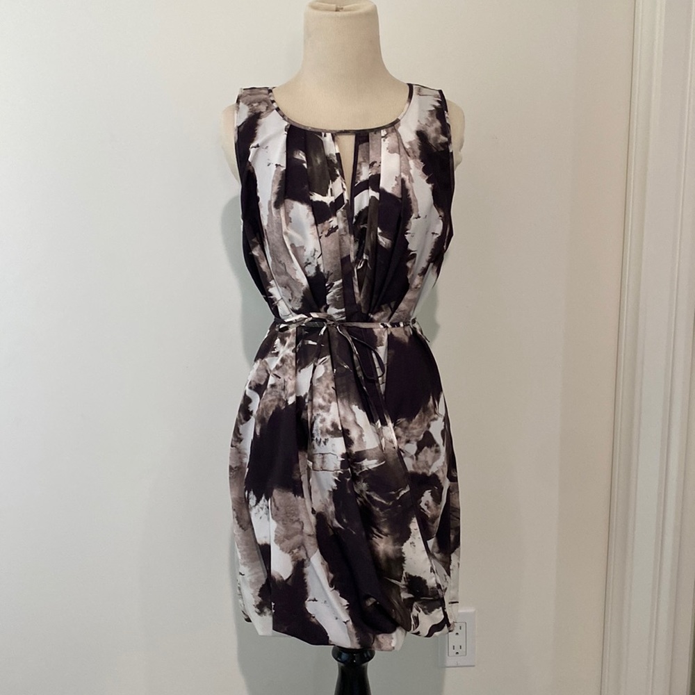 H&M Abstract Art Print Keyhole Wrap Front Tie Waist Bubble Hem Sleeveless Dress